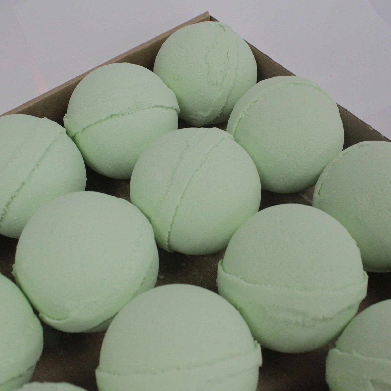 energising bath bomb lemon eucalyptus shea Energising Bath Bomb Lemon Eucalyptus Shea - Image 3