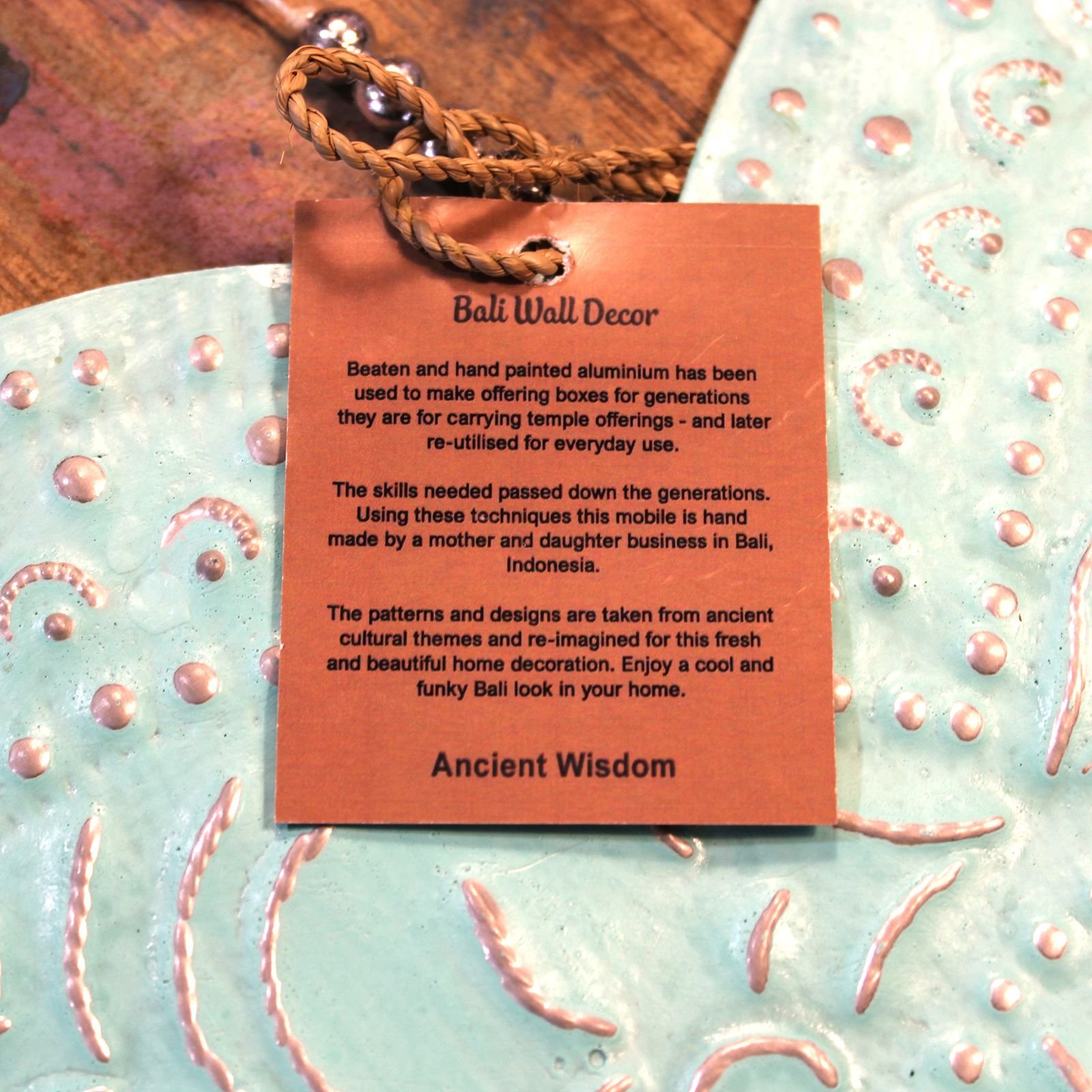 sunlit welcome aluminium hanging mobile pineapples Sunlit Welcome Aluminium Hanging Mobile Pineapples - Image 10