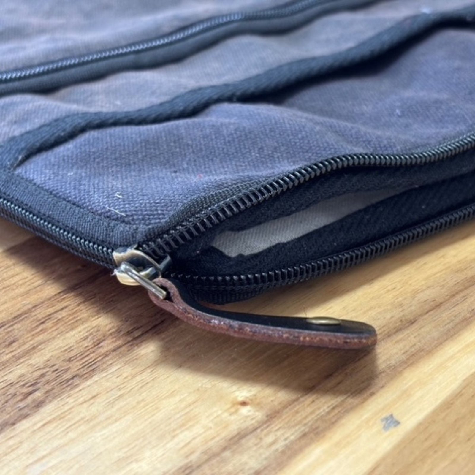 Stonewashed Antracitové Puzdro na Tablet Stonewashed Plátené Puzdro na Tablet Antracit – Obrázok 5