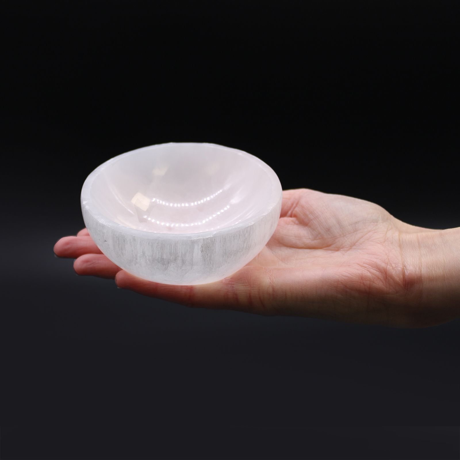 cleansing selenite round crystal bowl 10cm Cleansing Selenite Round Crystal Bowl 10cm - Image 2