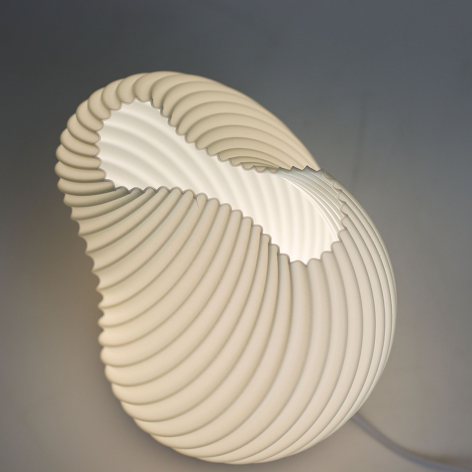 coastal led table lamp shell twisted wave Coastal LED Table Lamp Shell Twisted Wave - Image 5