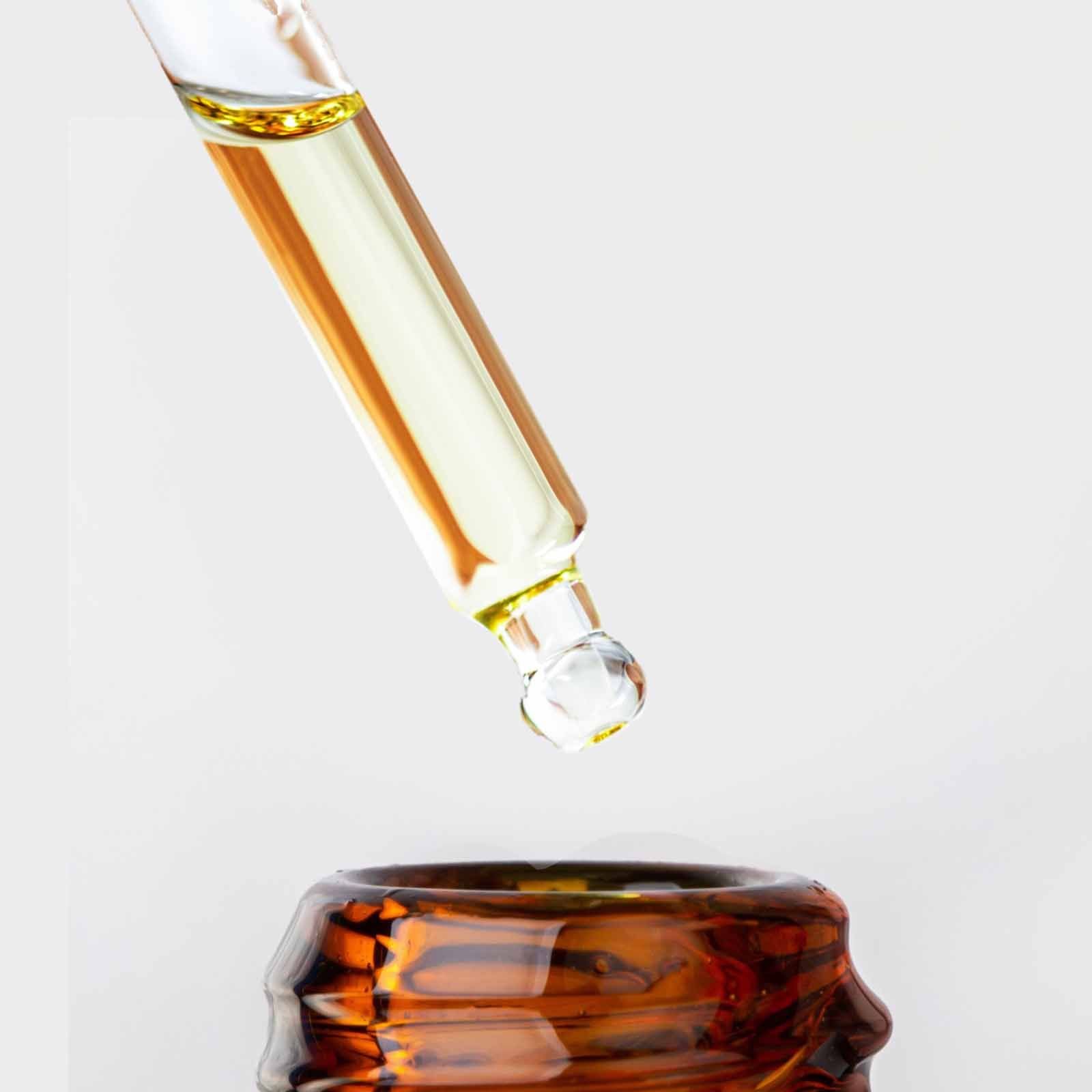 protective daily glow facial oil blend Protective Daily Glow Facial Oil Blend - Image 3