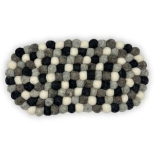 Calm Oval Wool Felt Centrepiece Table Mat Grey