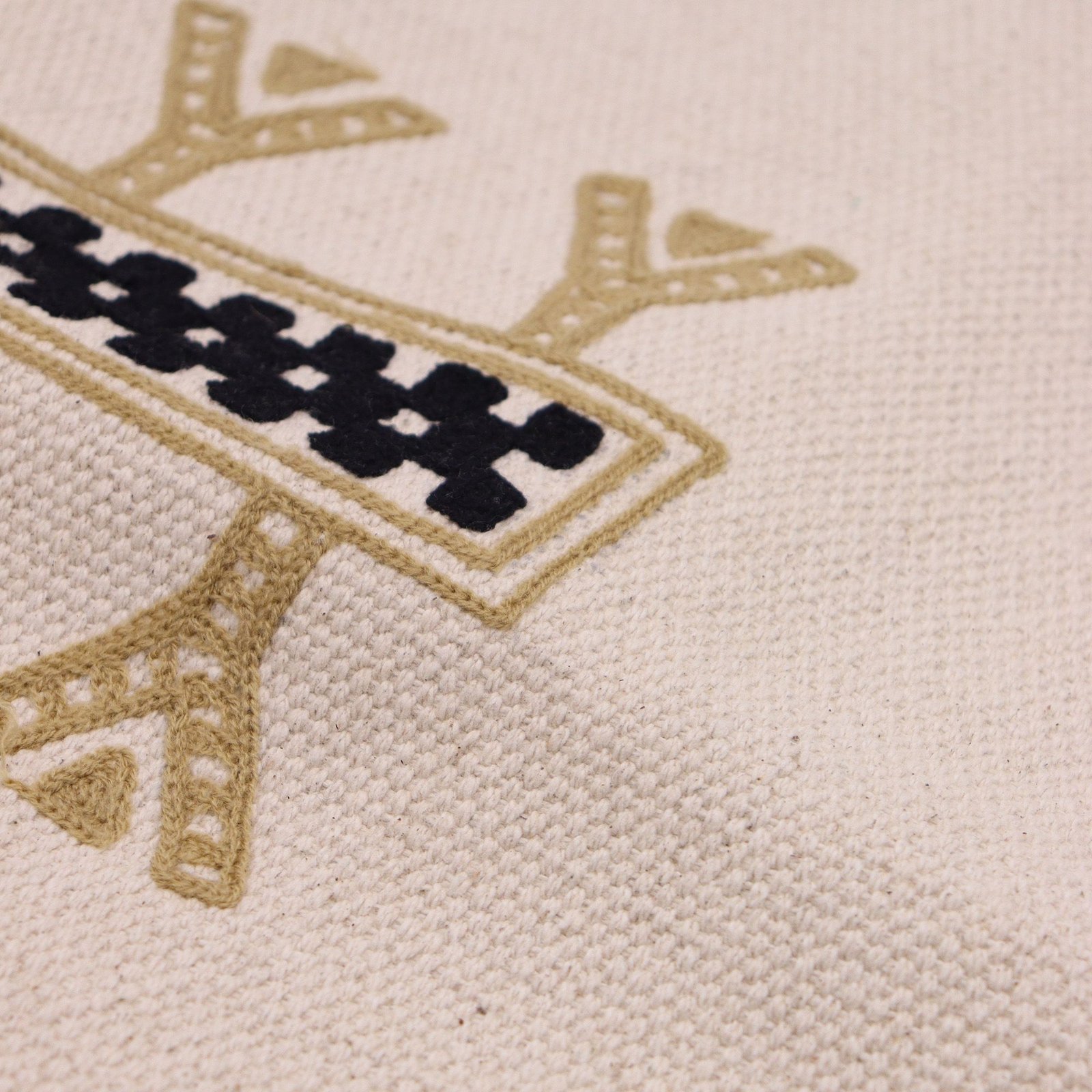 berber-inspired cushion cover soft neutrals Berber-Inspired Cushion Cover Soft Neutrals - Image 3