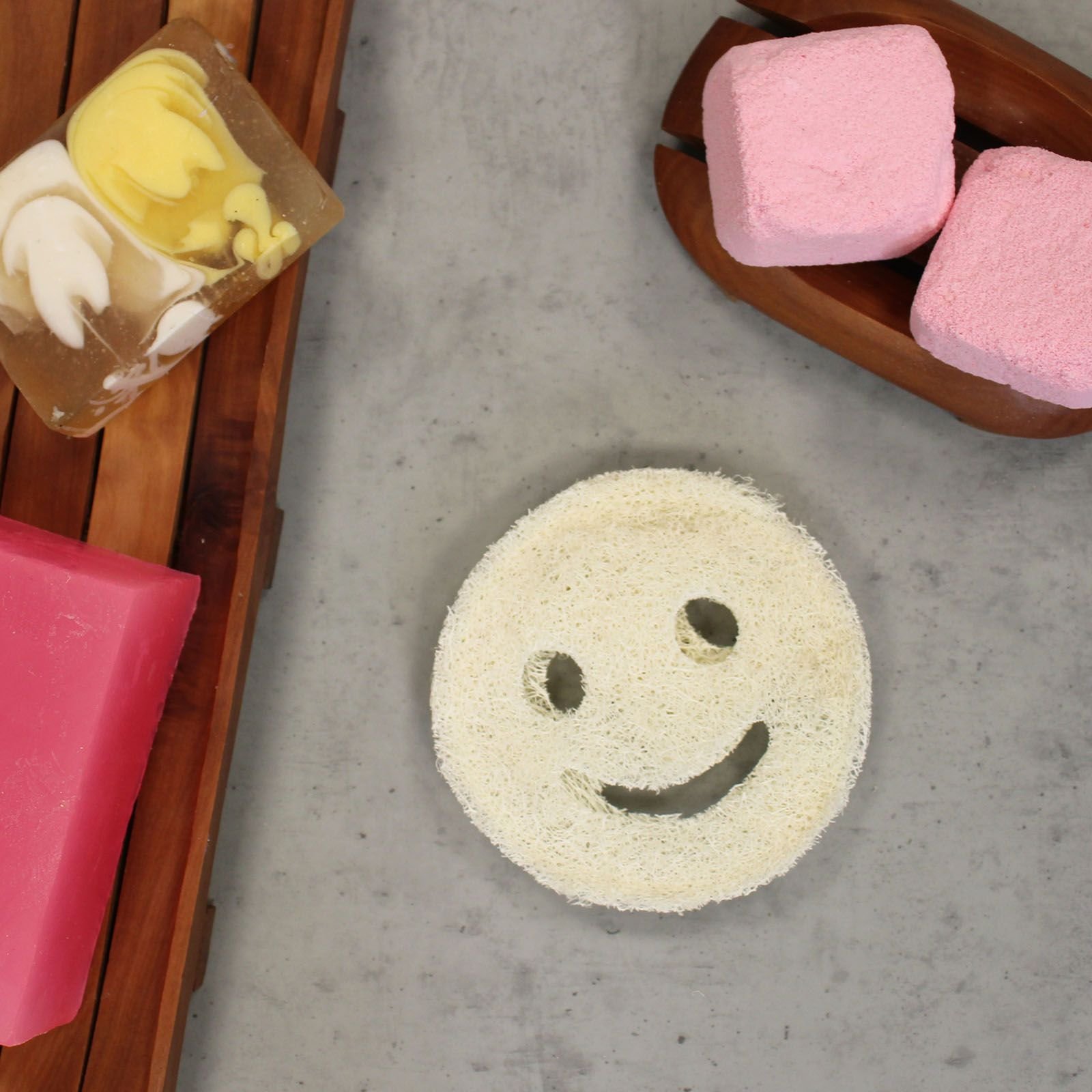 playful body exfoliating loofah smiley Playful Body Exfoliating Loofah Smiley