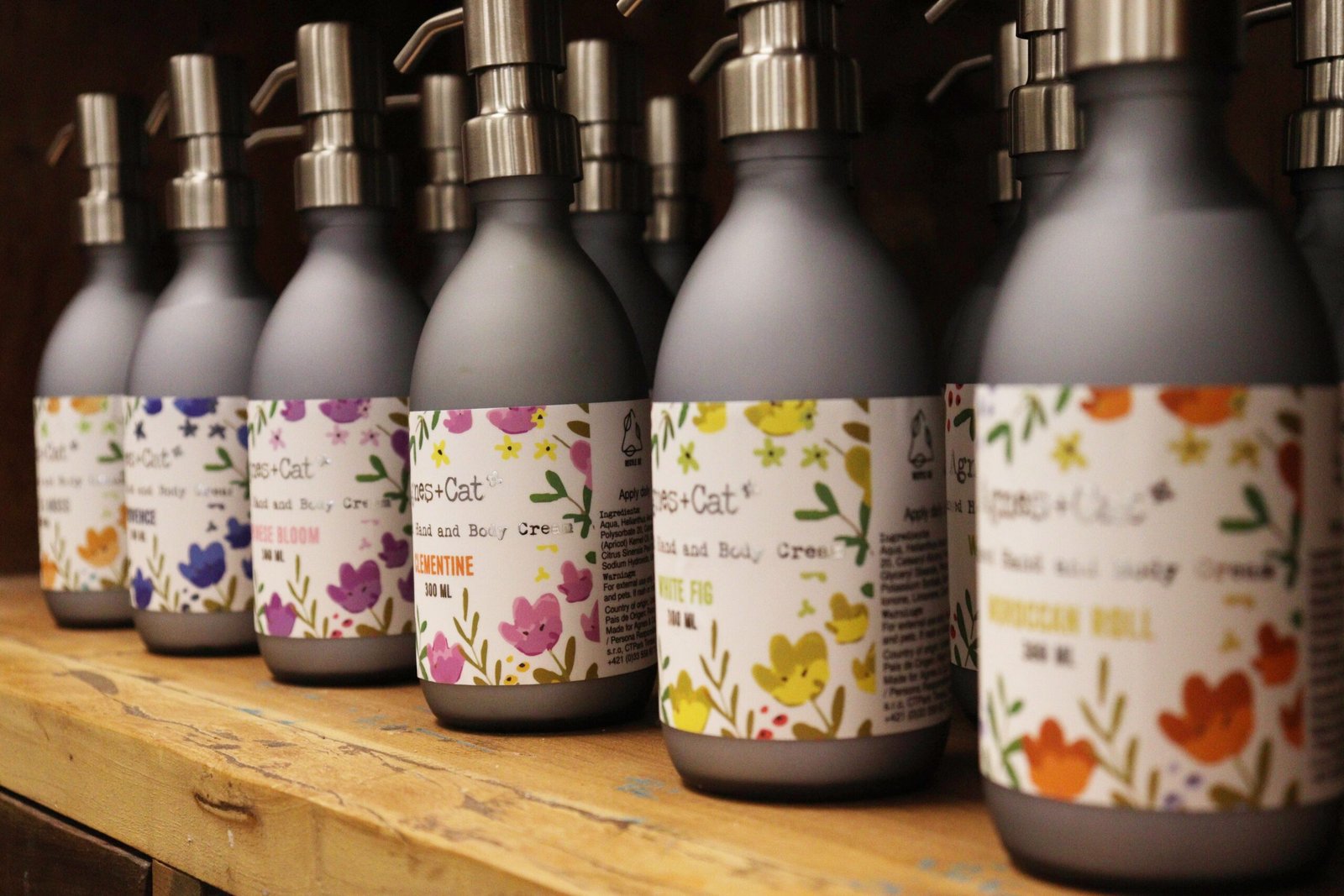 nourishing hand and body cream white fig Nourishing Hand and Body Cream White Fig - Image 4