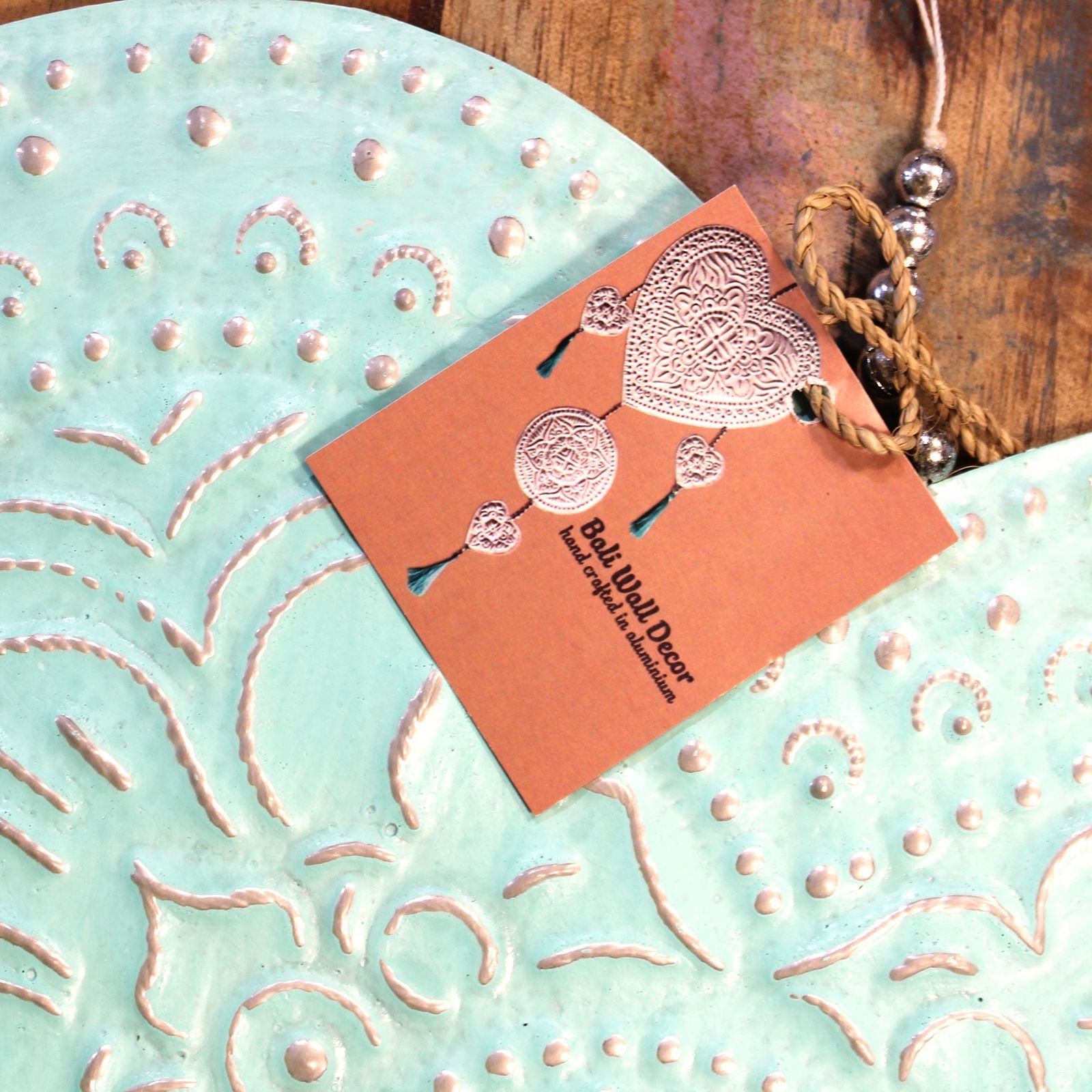 sunlit welcome aluminium hanging mobile pineapples Sunlit Welcome Aluminium Hanging Mobile Pineapples - Image 9