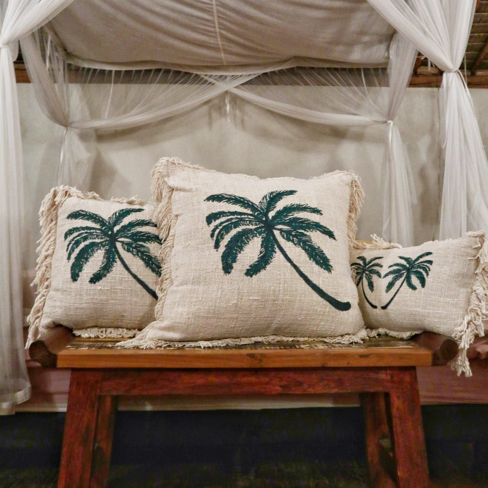 tropical accent palm linen cushion fringe 30x50 Tropical Accent Palm Linen Cushion Fringe 30x50 - Image 4