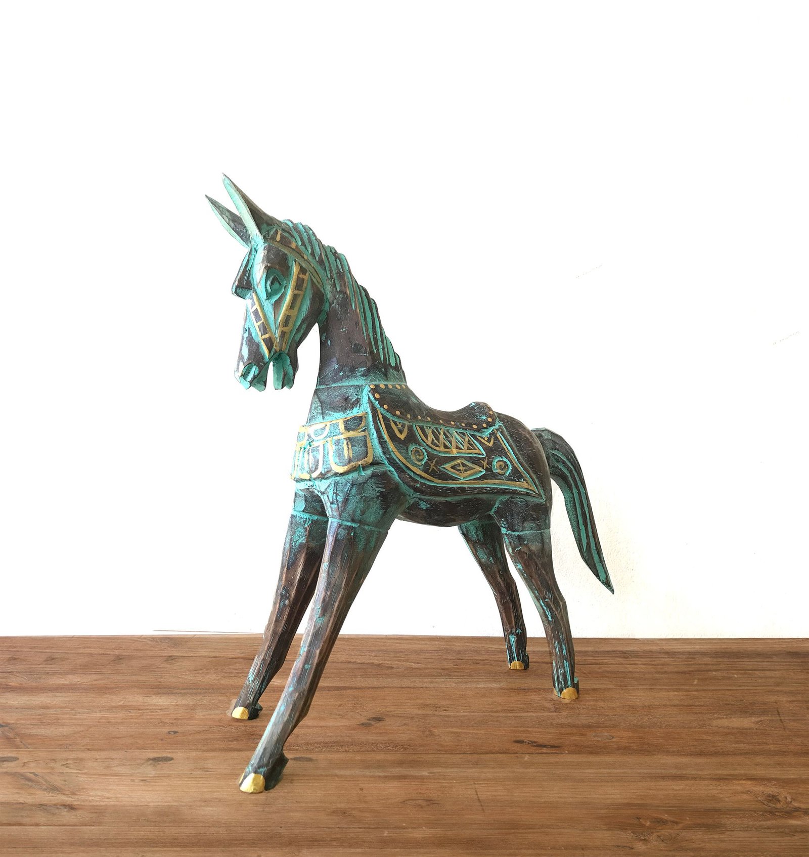 majestic turquoise gold horse statue large Majestic Turquoise Gold Horse Statue Large - Image 4