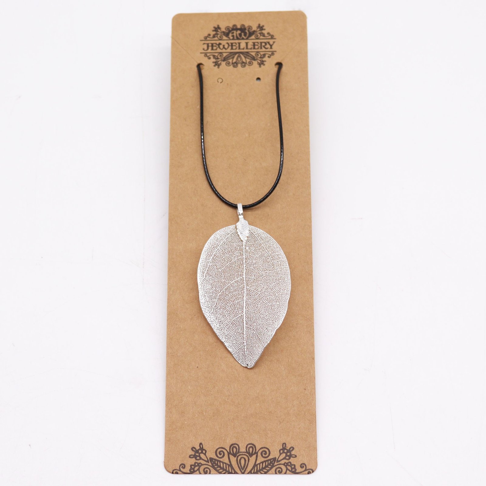 elegant bravery leaf necklace real silver tone Elegant Bravery Leaf Necklace Real Silver Tone - Image 2