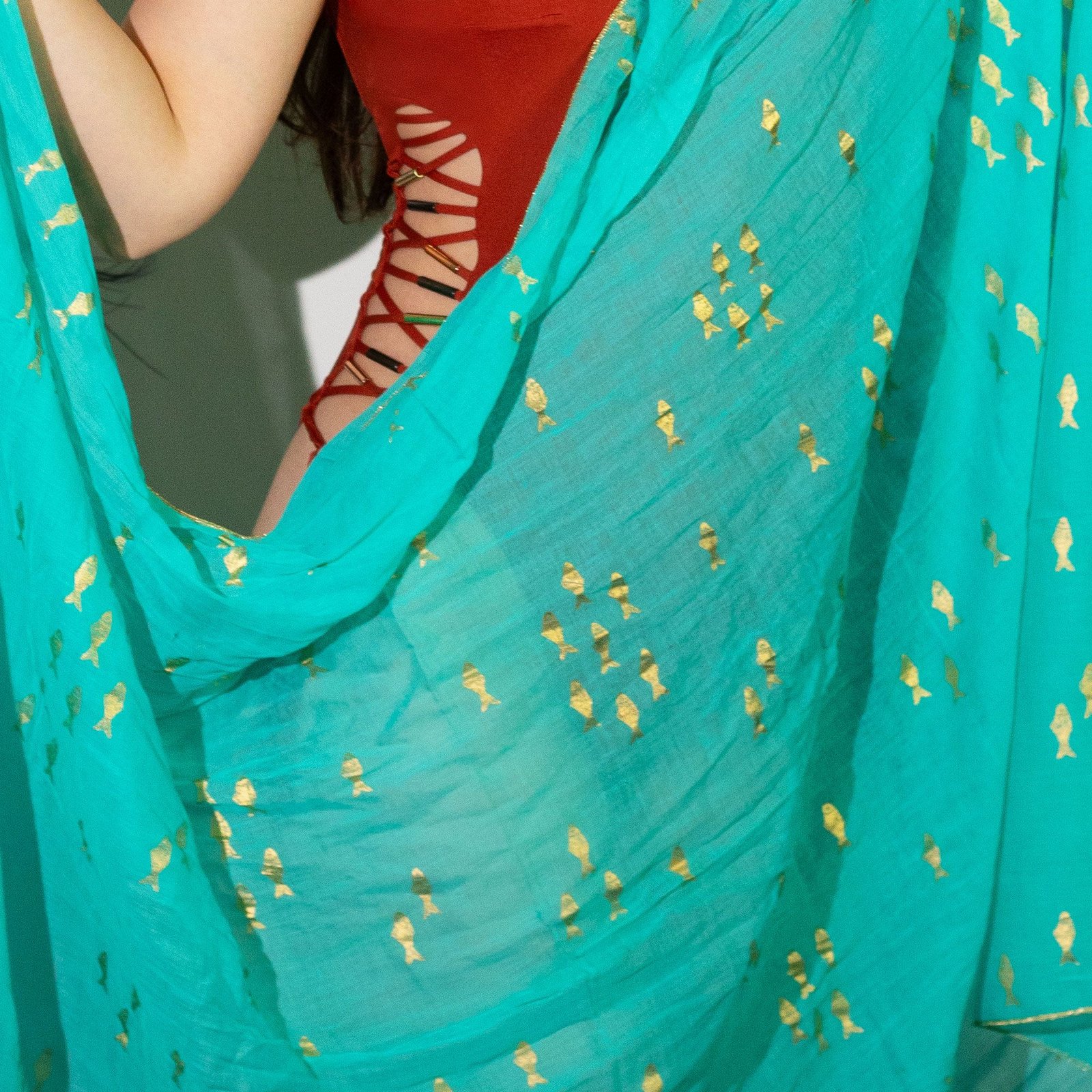 ocean-inspired pario turquoise gold fish design Ocean-Inspired Pario Turquoise Gold Fish Design - Image 3