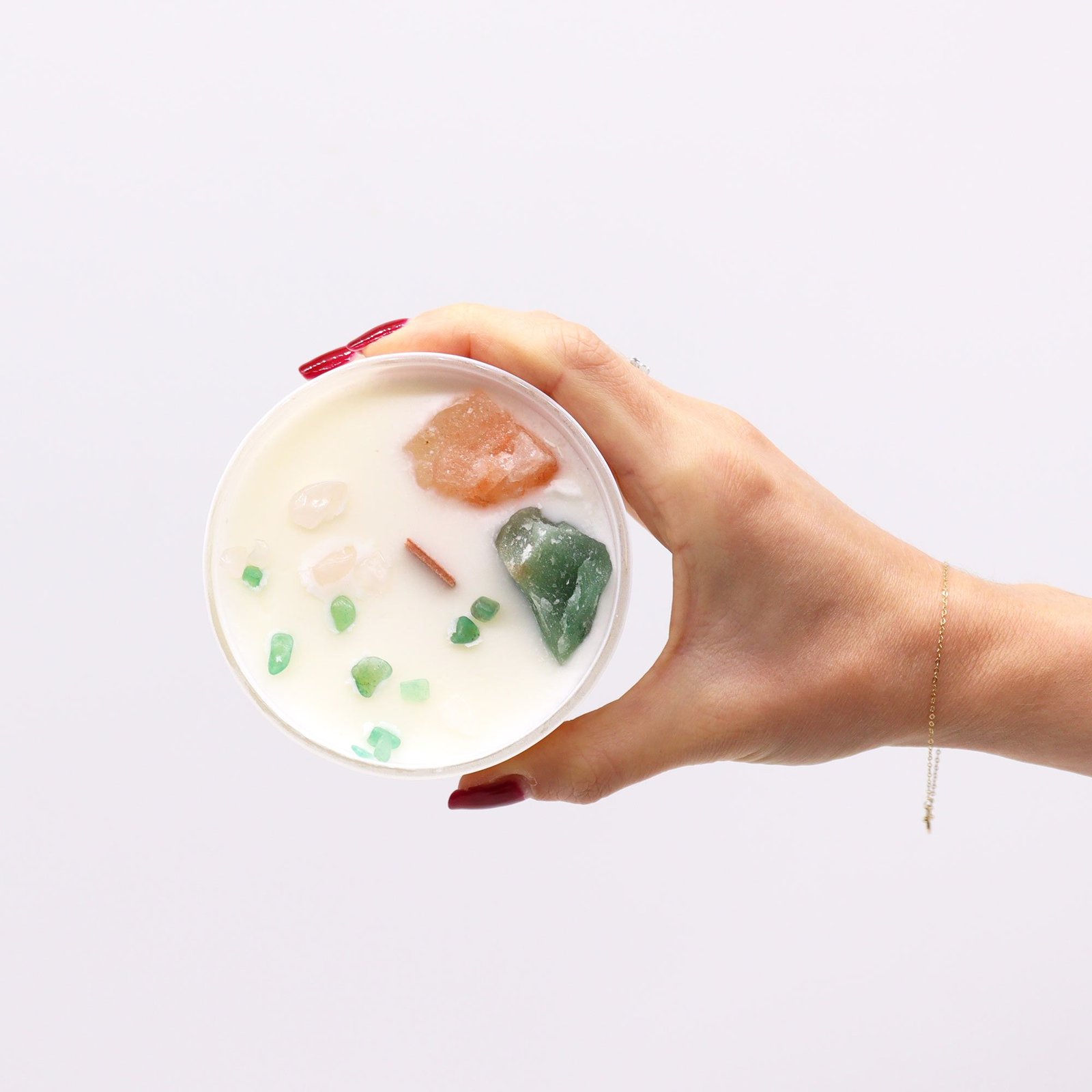 heart-opening chakra crystal rose musk candle Heart-Opening Chakra Crystal Rose Musk Candle - Image 4